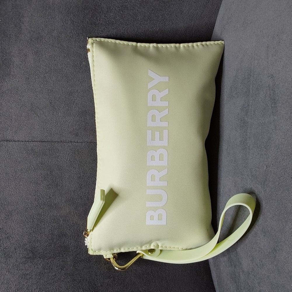 Burberry Cosmetics/Clutch/Travel bag